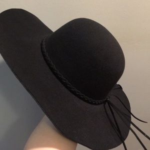 NWOT Black Felt Wide Brim Hat with Belting Detail